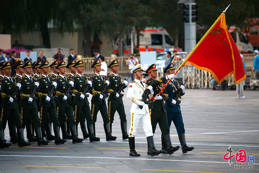 9.3大閱兵即將開始---直擊三軍儀仗隊[組圖]