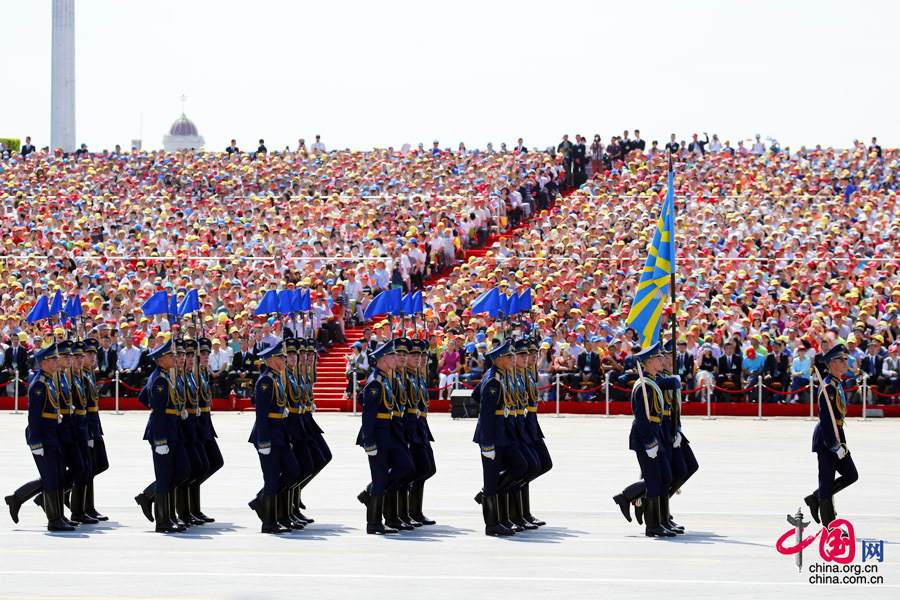 9月3日，中國人民抗日戰爭暨世界反法西斯戰爭勝利70周年紀念大會在北京隆重舉行，有11個國家派方隊、6個國家派代表隊來華參加閱兵。圖為俄羅斯聯邦武裝力量方隊通過天安門廣場